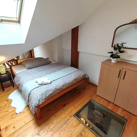 Frida Old Town With Private Parking