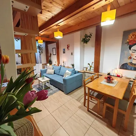 Frida Old Town With Private Parking Daire *