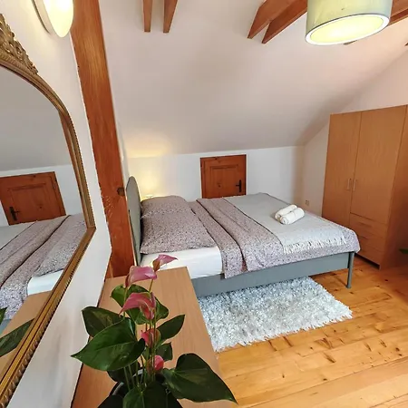 Frida Old Town With Private Parking